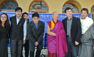 His Eminence Kirti Rinpoche and Chang Ping with the organisers.